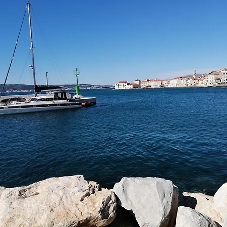 Mila * Kaštel Novi